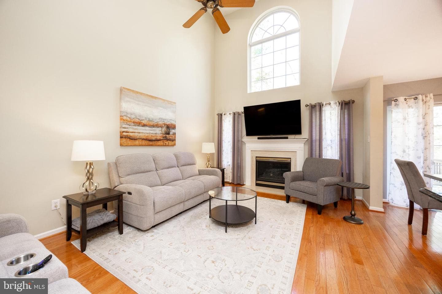 3830 Honey Locust Drive photo 8