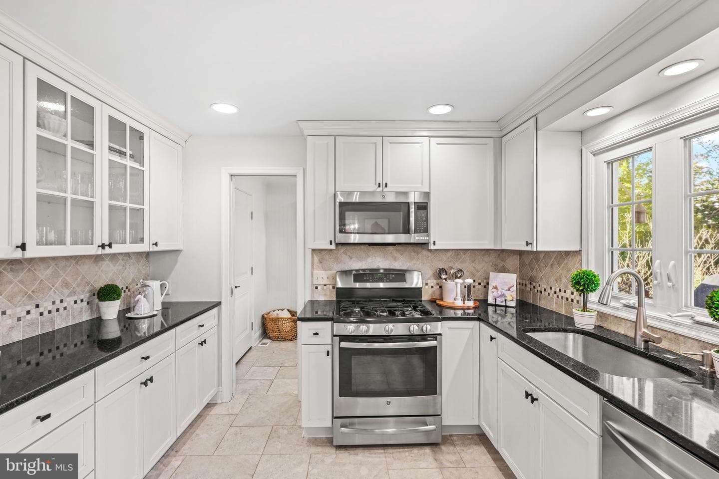 124 Deepdale Road photo 13