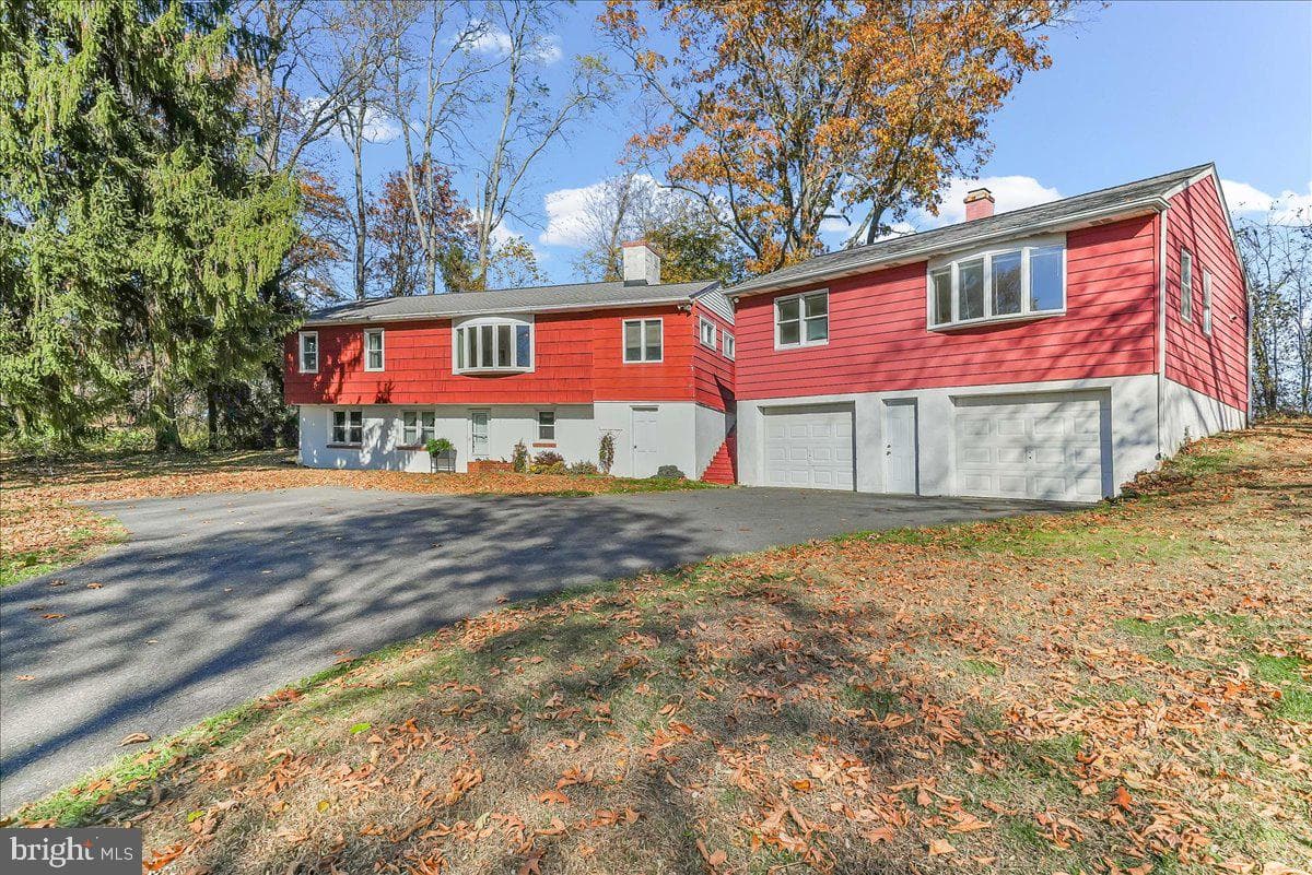 350 Saginaw Road photo 1