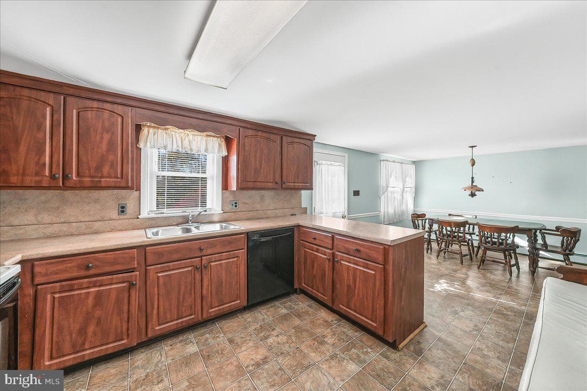 350 Saginaw Road photo 11