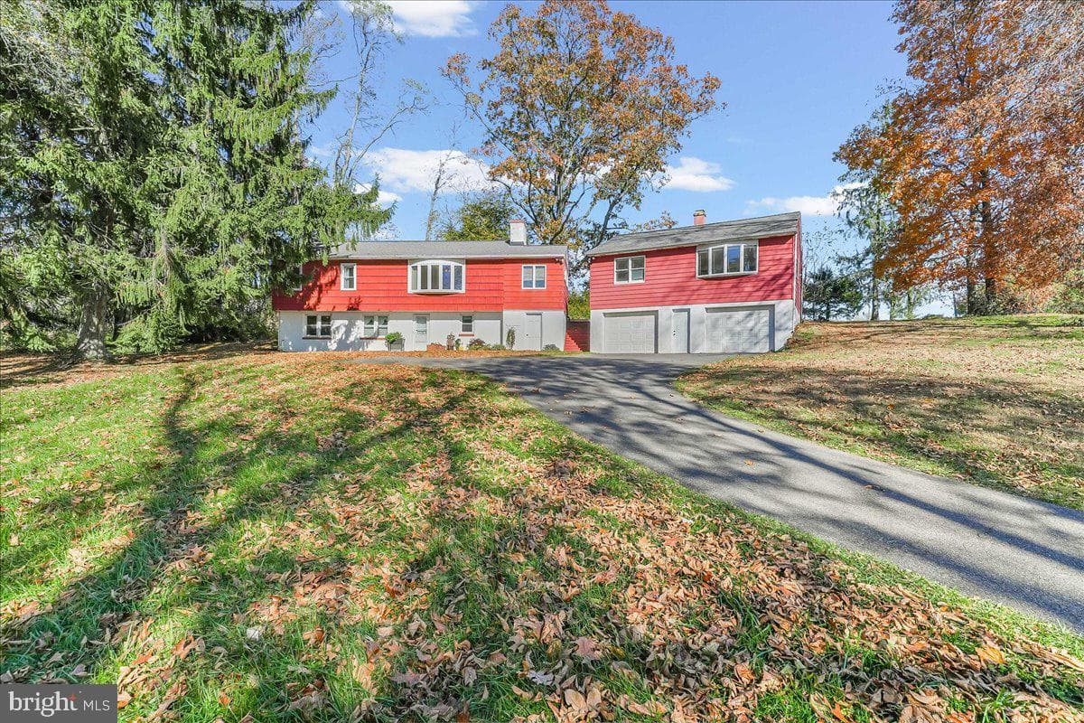350 Saginaw Road photo 2