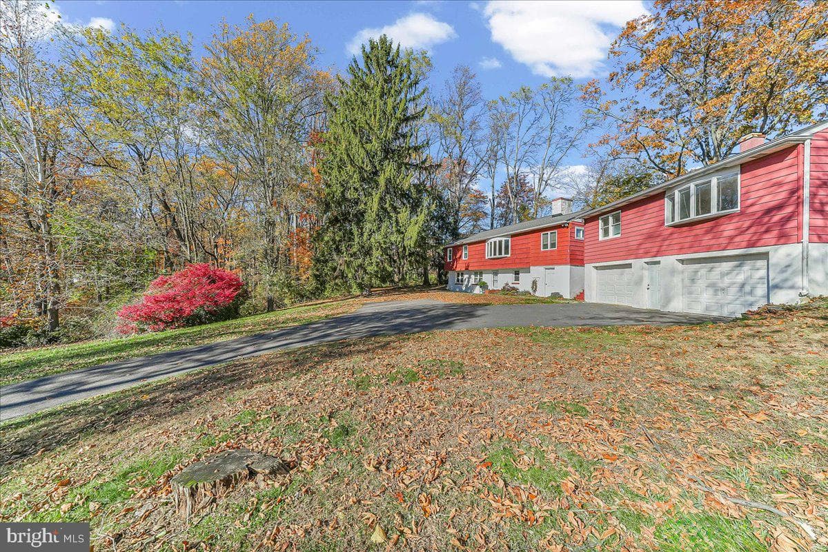 350 Saginaw Road photo 3