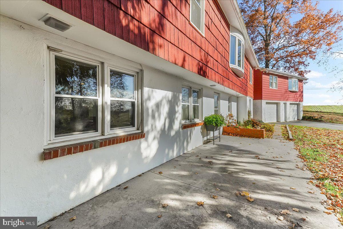 350 Saginaw Road photo 6