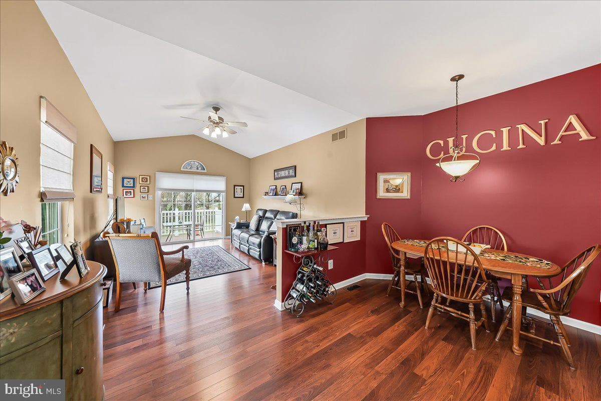 453 E Glenview Drive photo 13