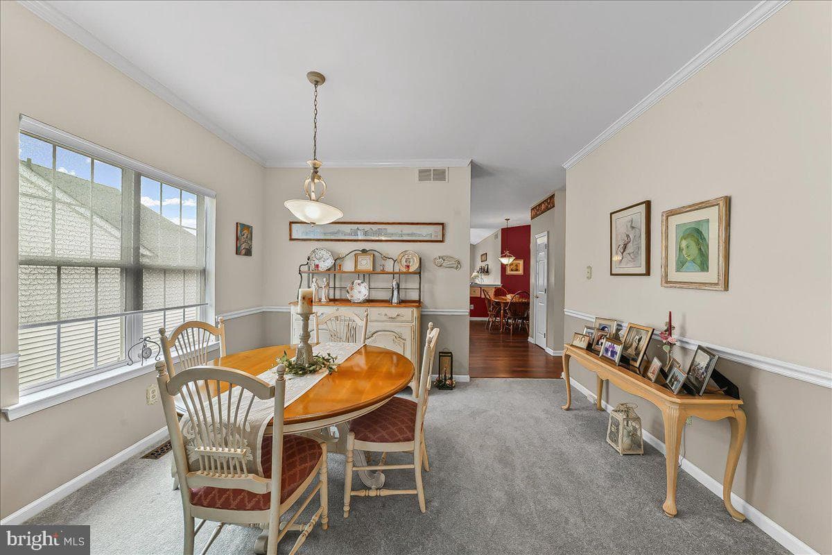 453 E Glenview Drive photo 8