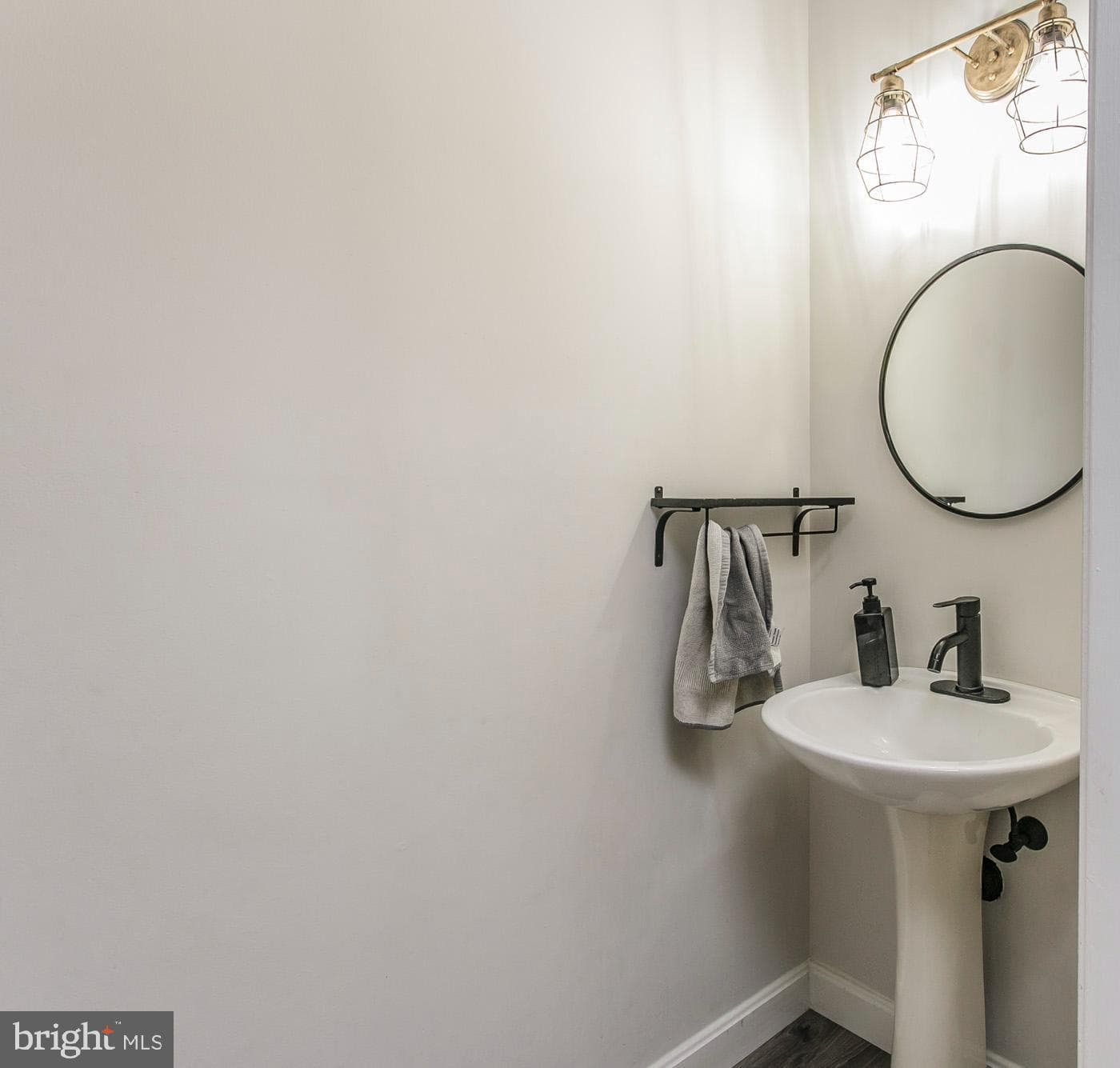 114 Midland Drive photo 6