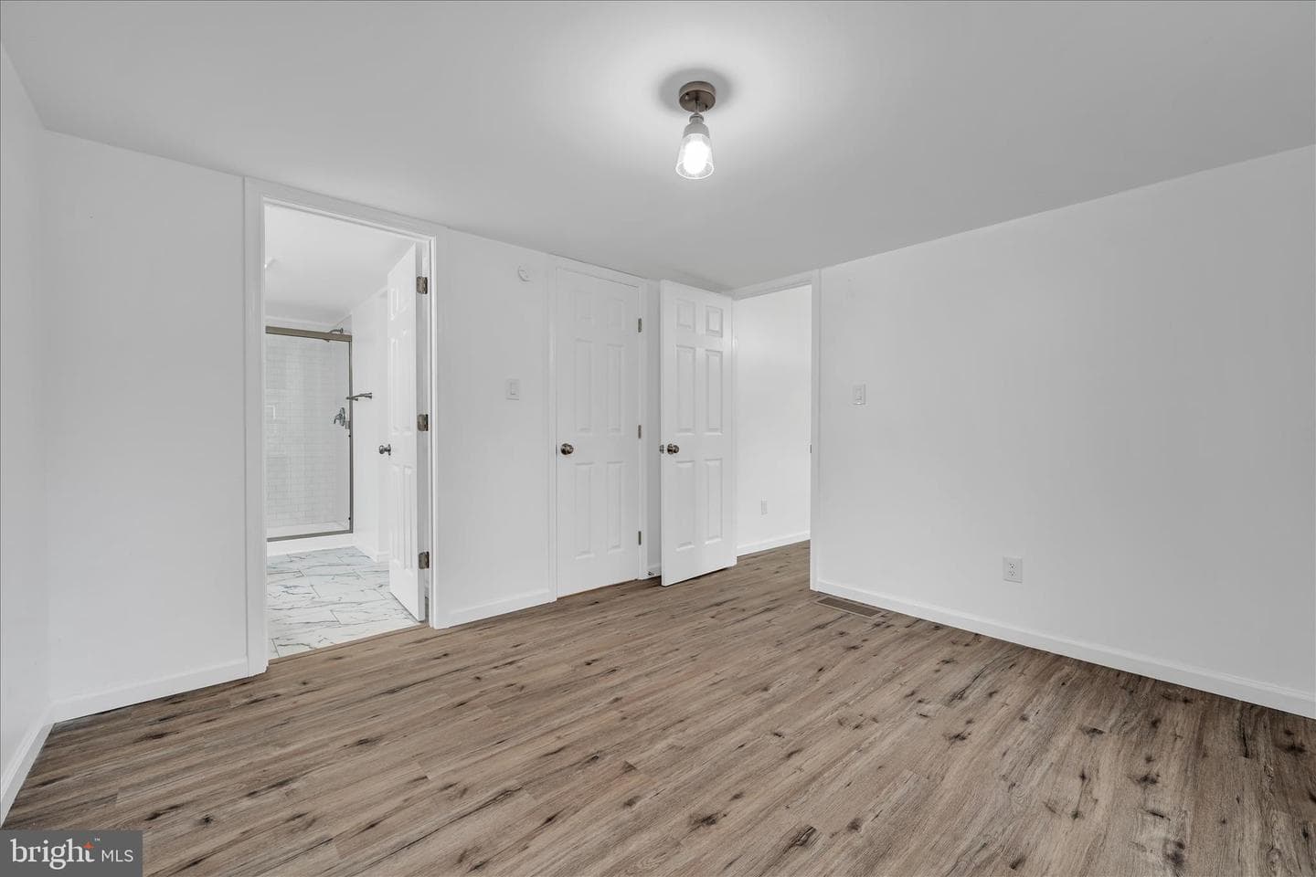 1111 Riverside Drive photo 10