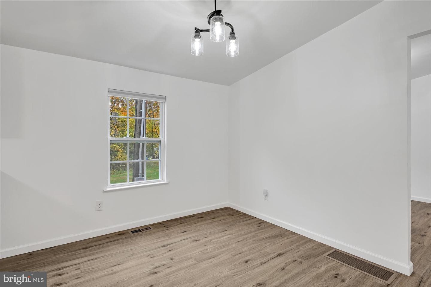 1111 Riverside Drive photo 12