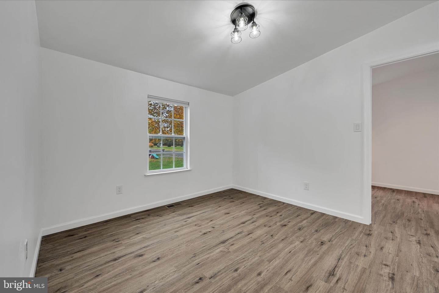 1111 Riverside Drive photo 18