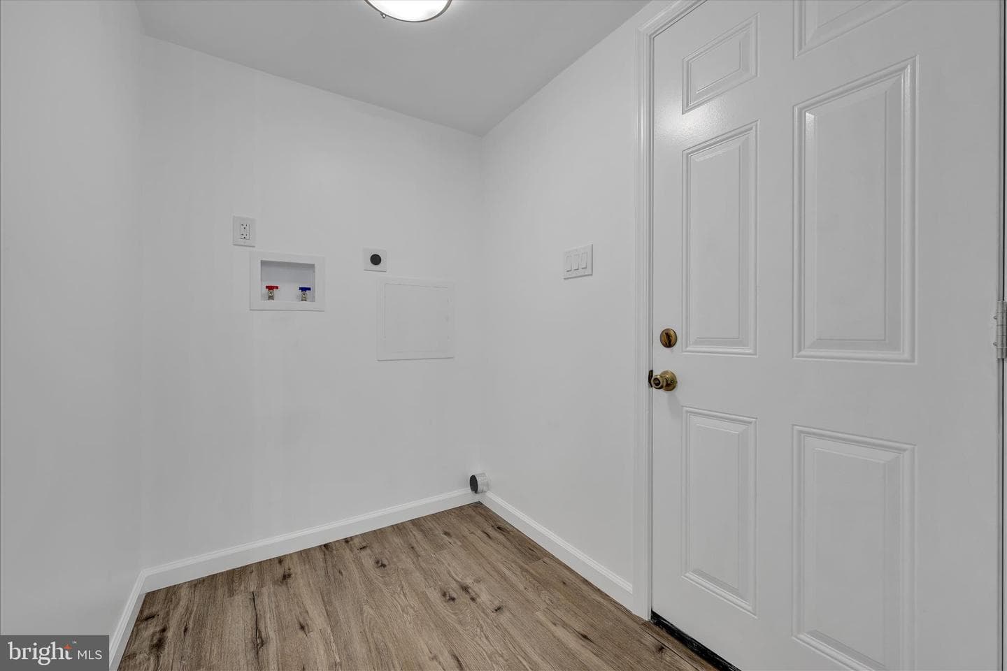 1111 Riverside Drive photo 20