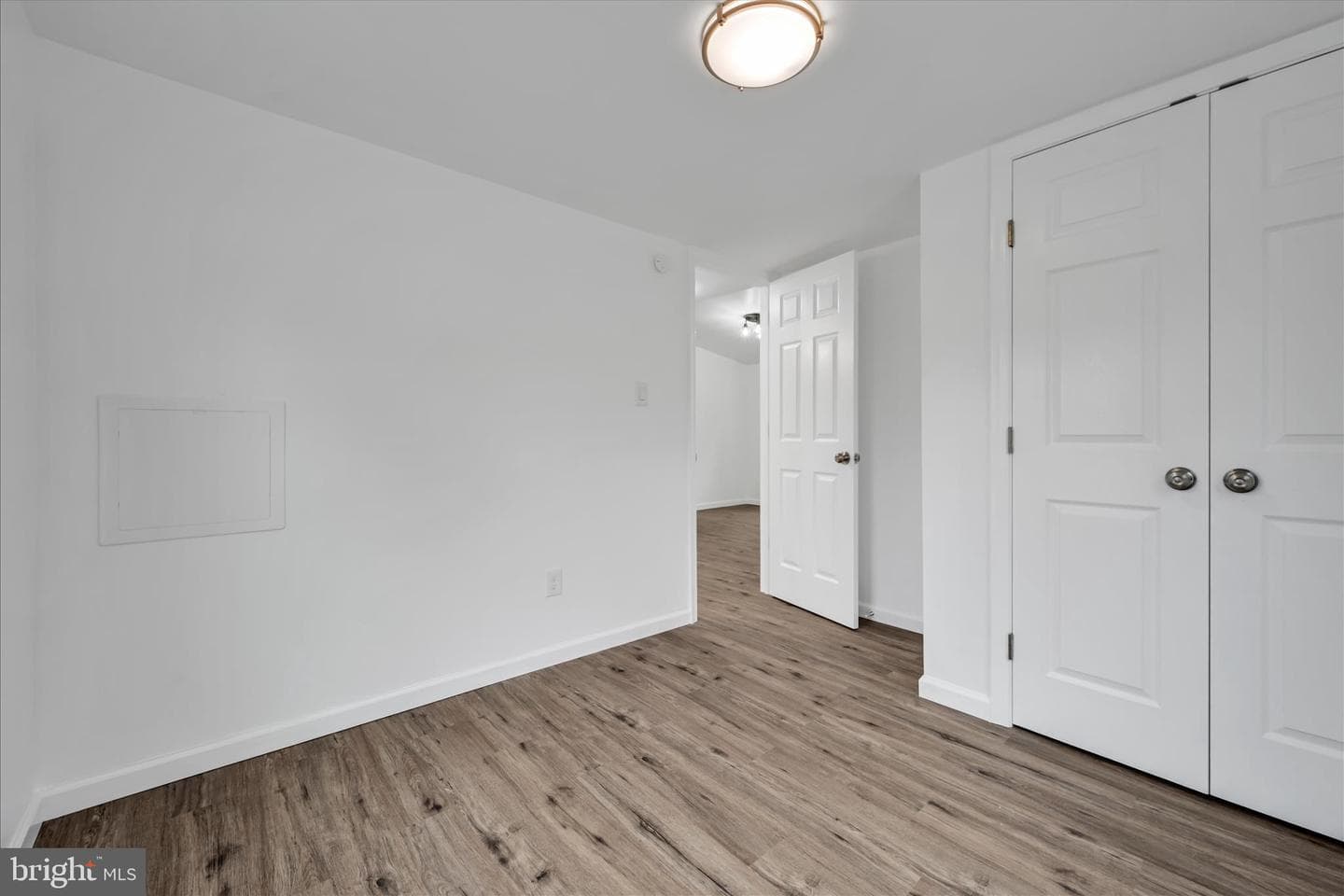 1111 Riverside Drive photo 23