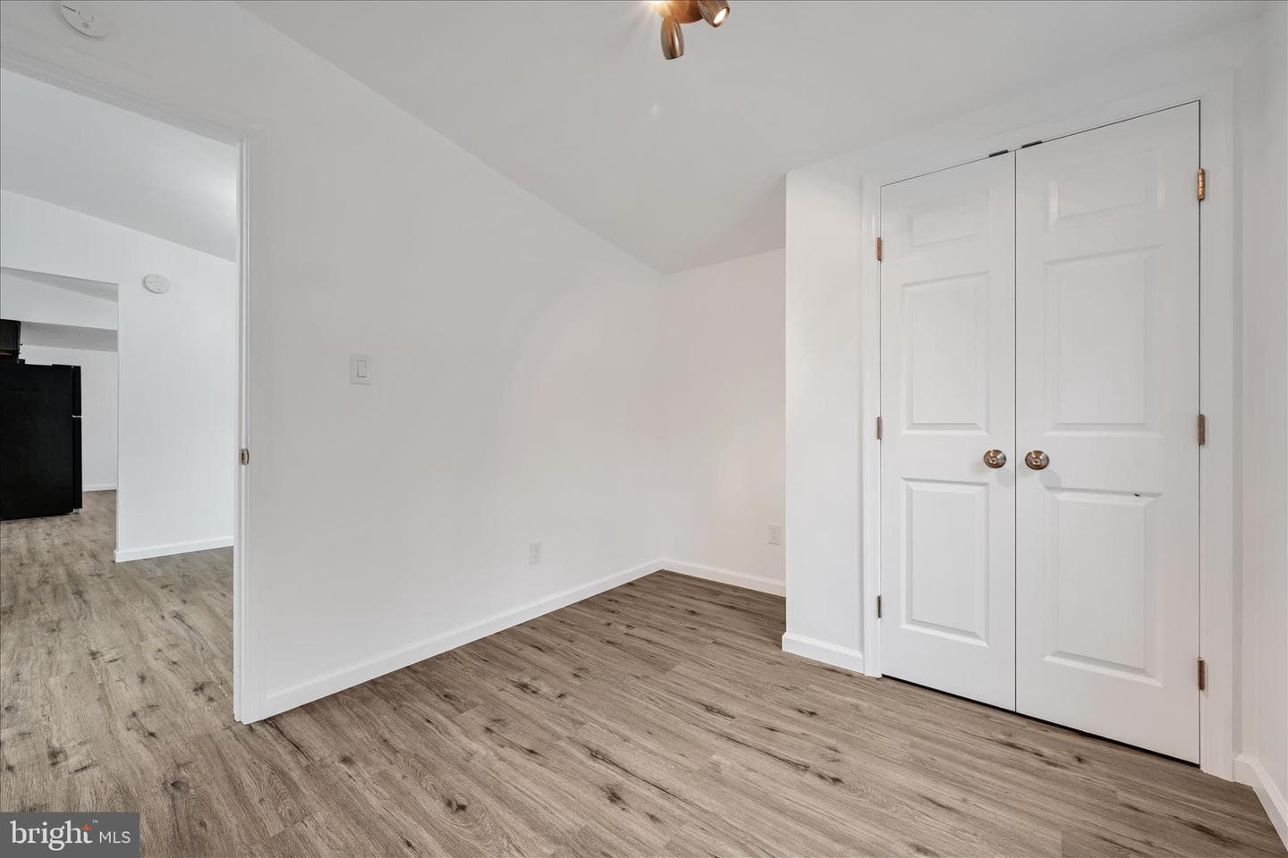 1111 Riverside Drive photo 25