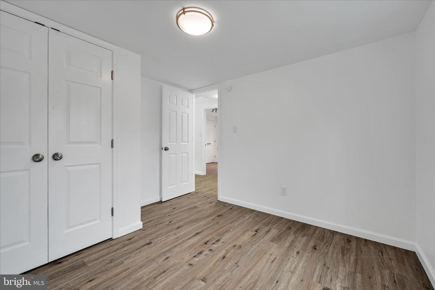 1111 Riverside Drive photo 28