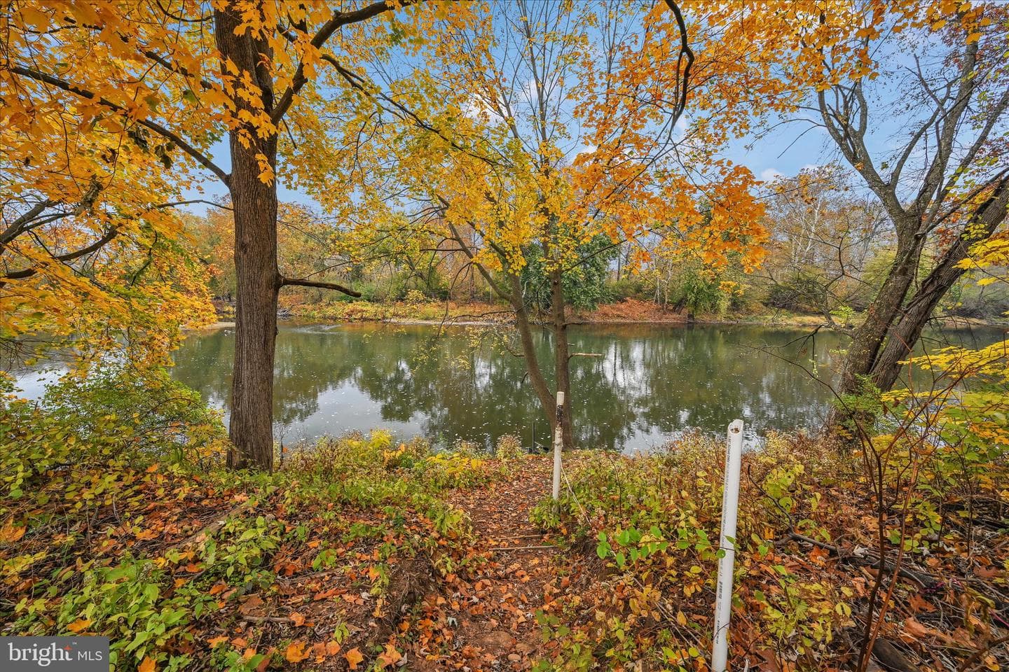 1111 Riverside Drive photo 29