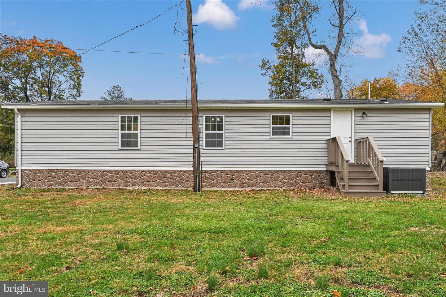 1111 Riverside Drive photo 32