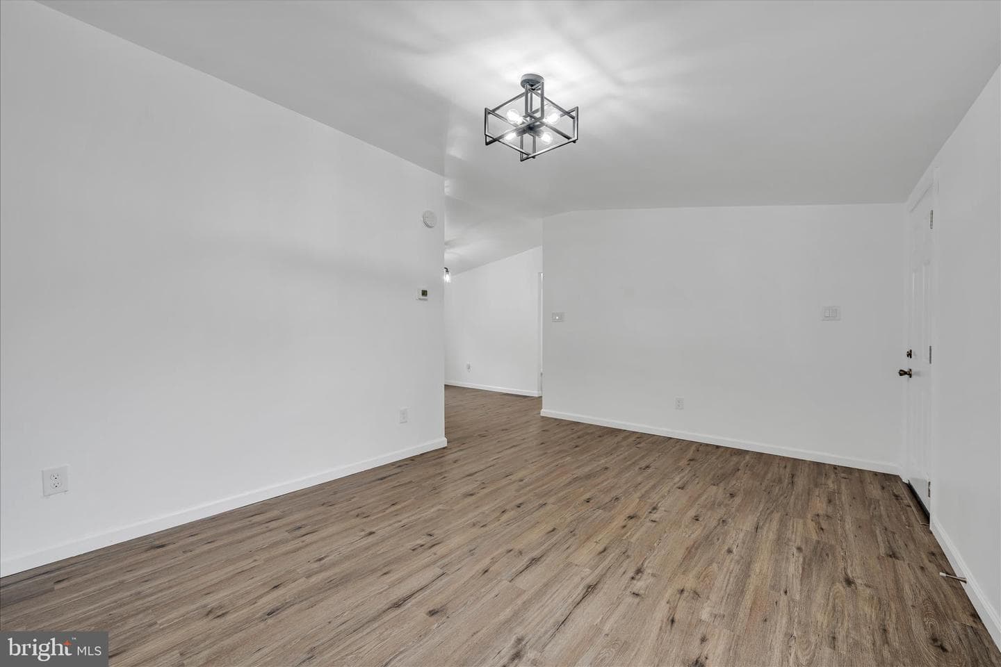 1111 Riverside Drive photo 8