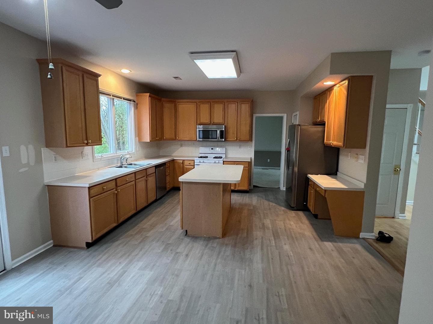 804 Waverly Road photo 3