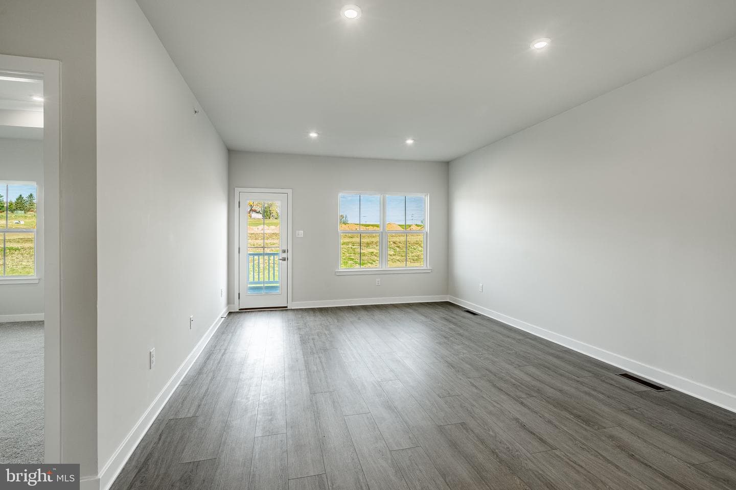 1713 Hydrangea Way photo 10