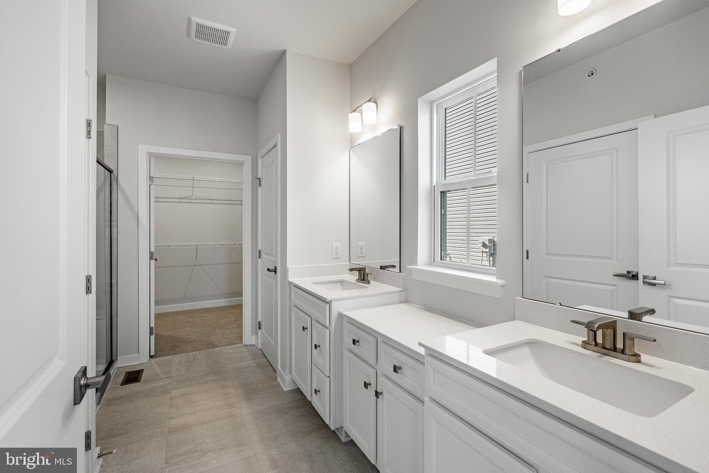 1713 Hydrangea Way photo 14