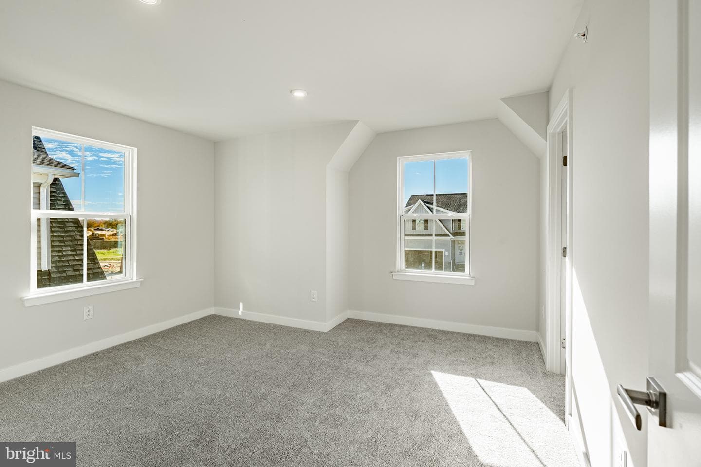 1713 Hydrangea Way photo 25