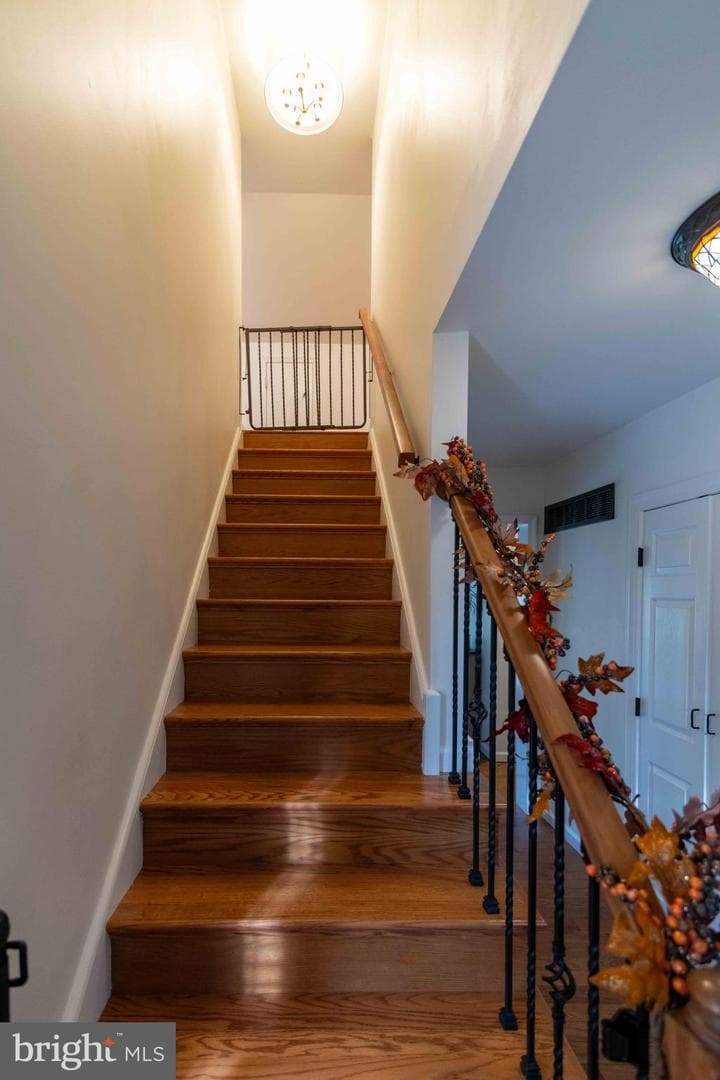 151 S Sandy Hill Road photo 44