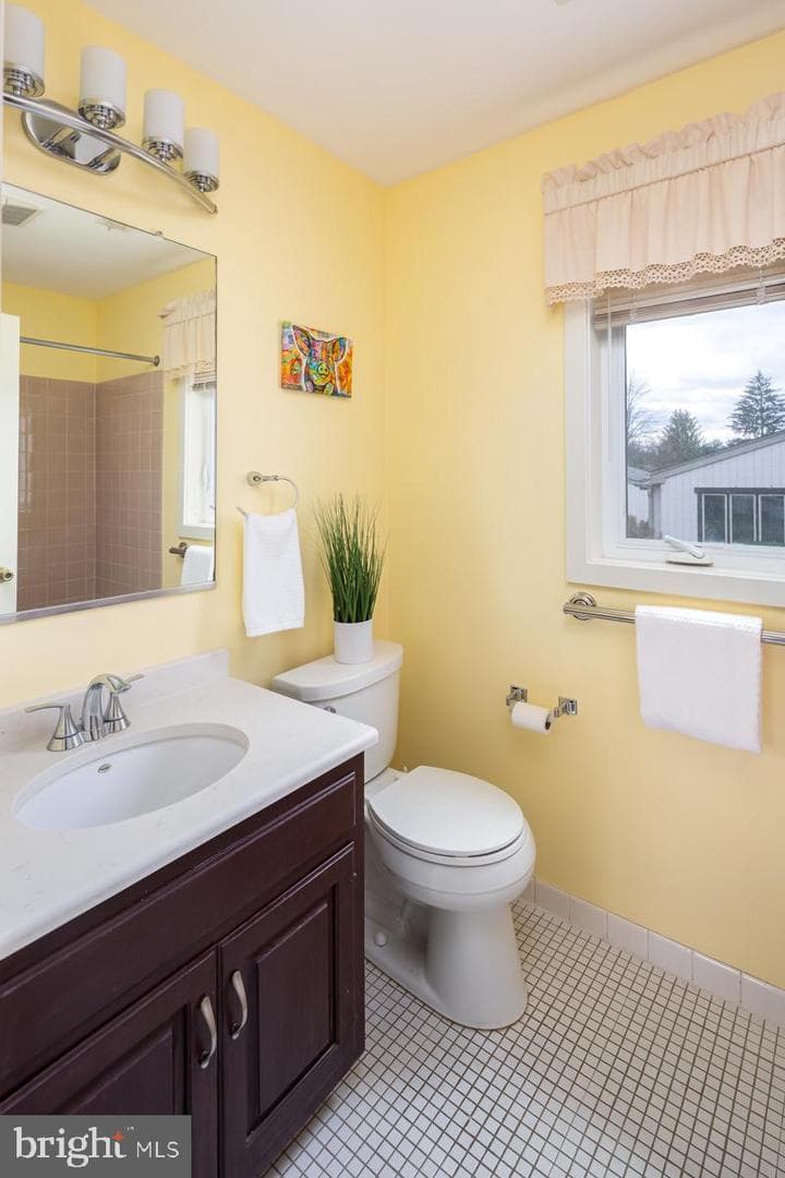293 Devon Lane photo 20