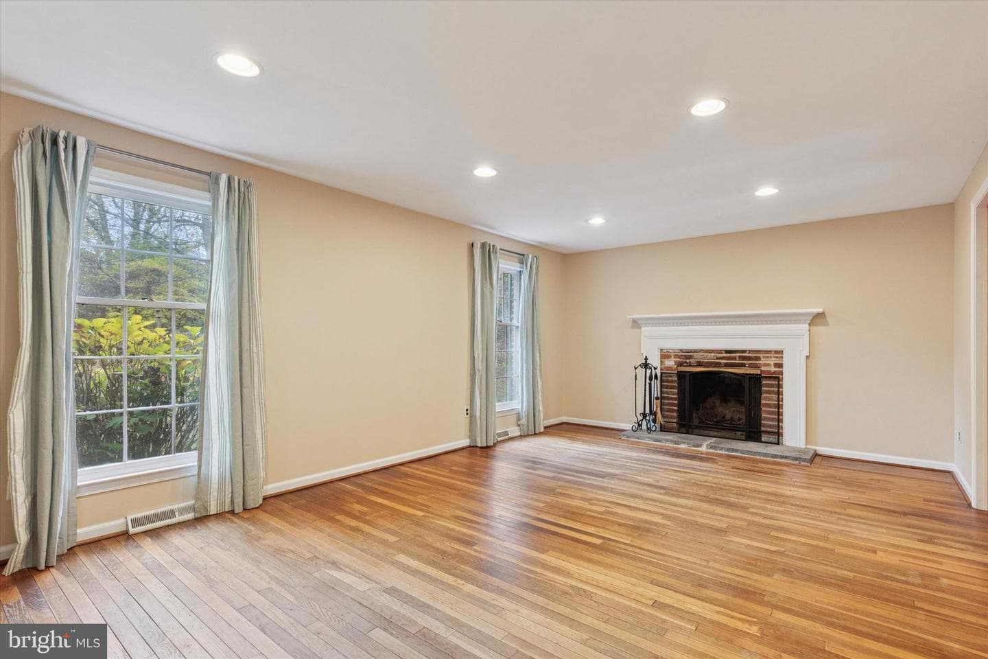 685 Hopewell Road photo 5