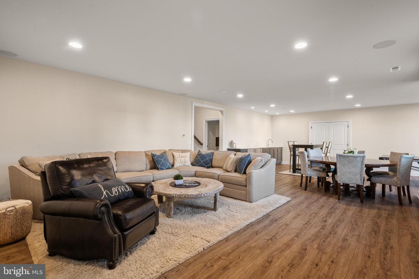 24 New Whitehorse Way photo 62