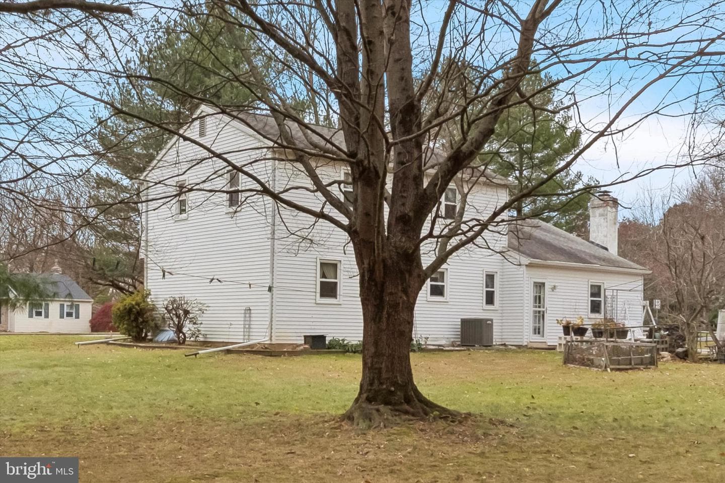 464 E Radnor Court photo 25