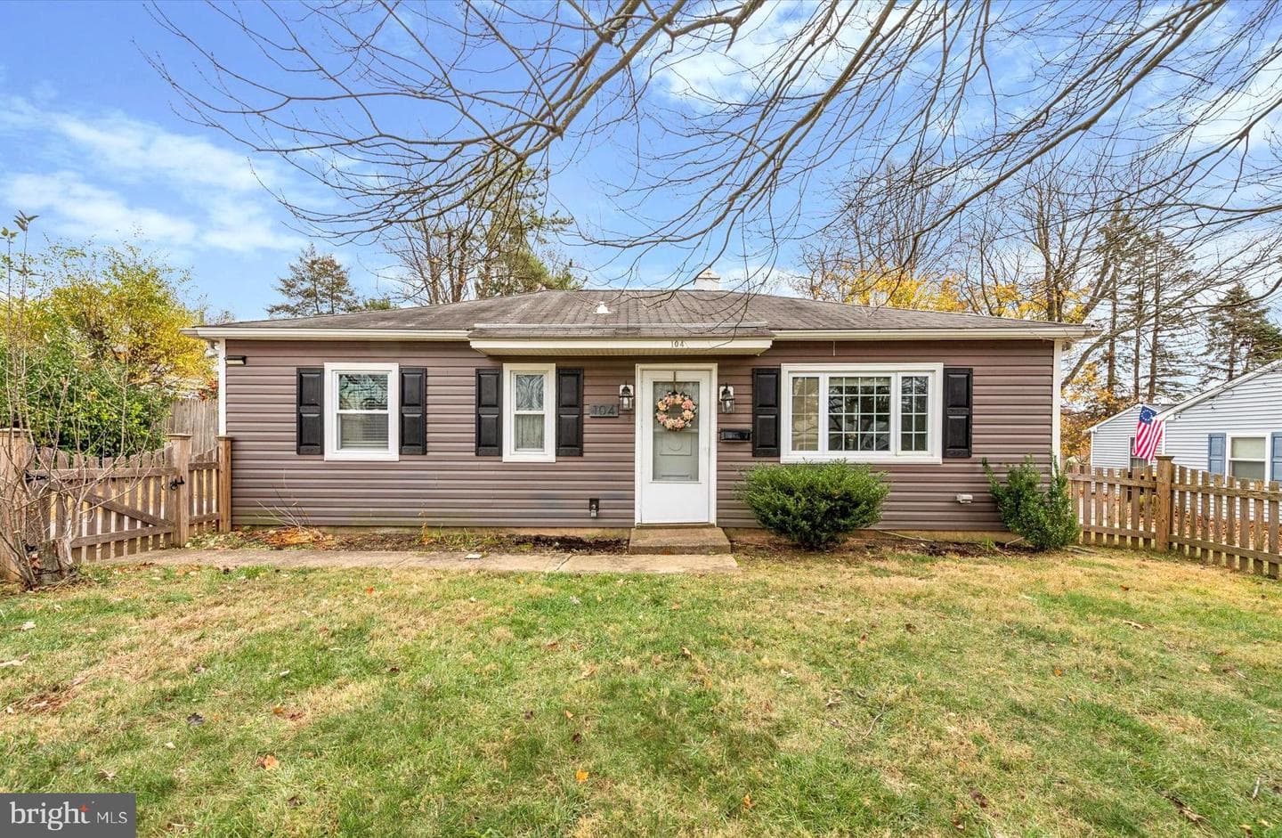 104 Lynbrook Road photo 1