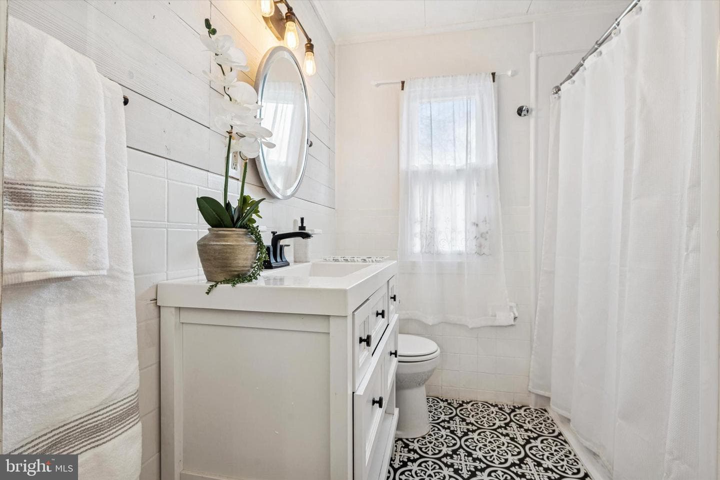 104 Lynbrook Road photo 12