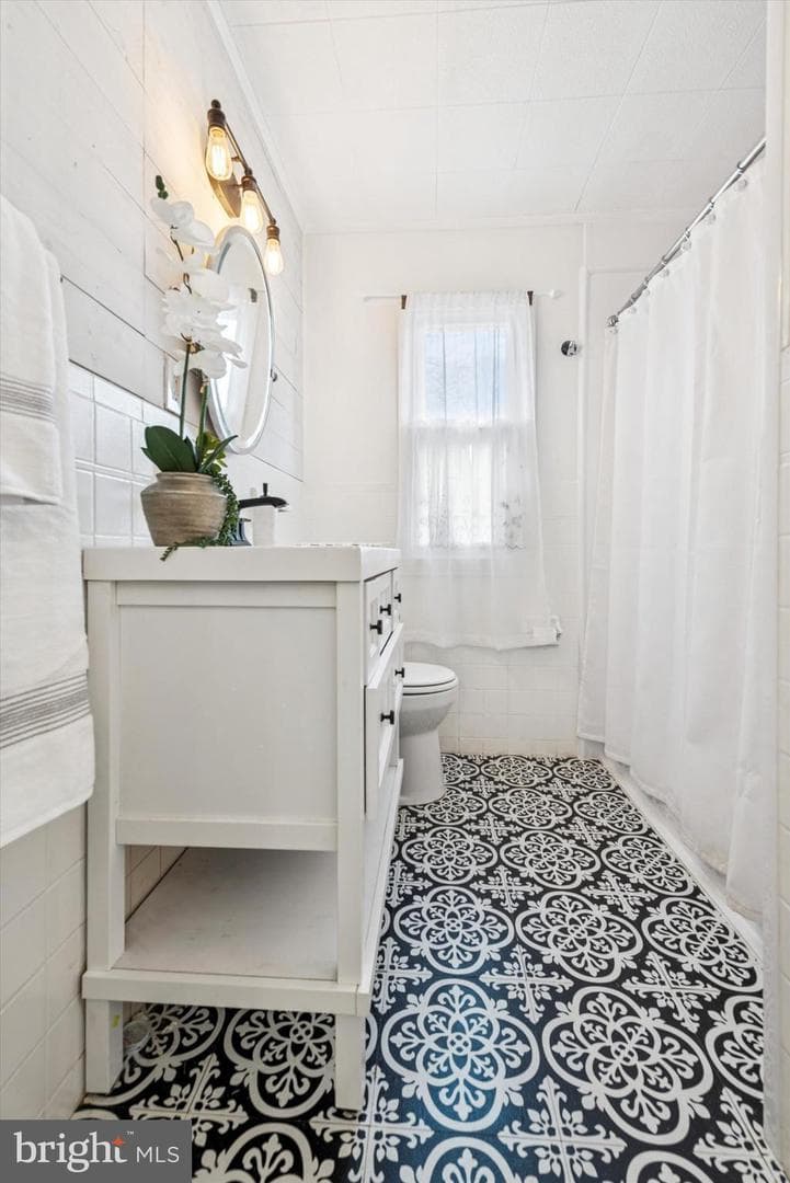 104 Lynbrook Road photo 13