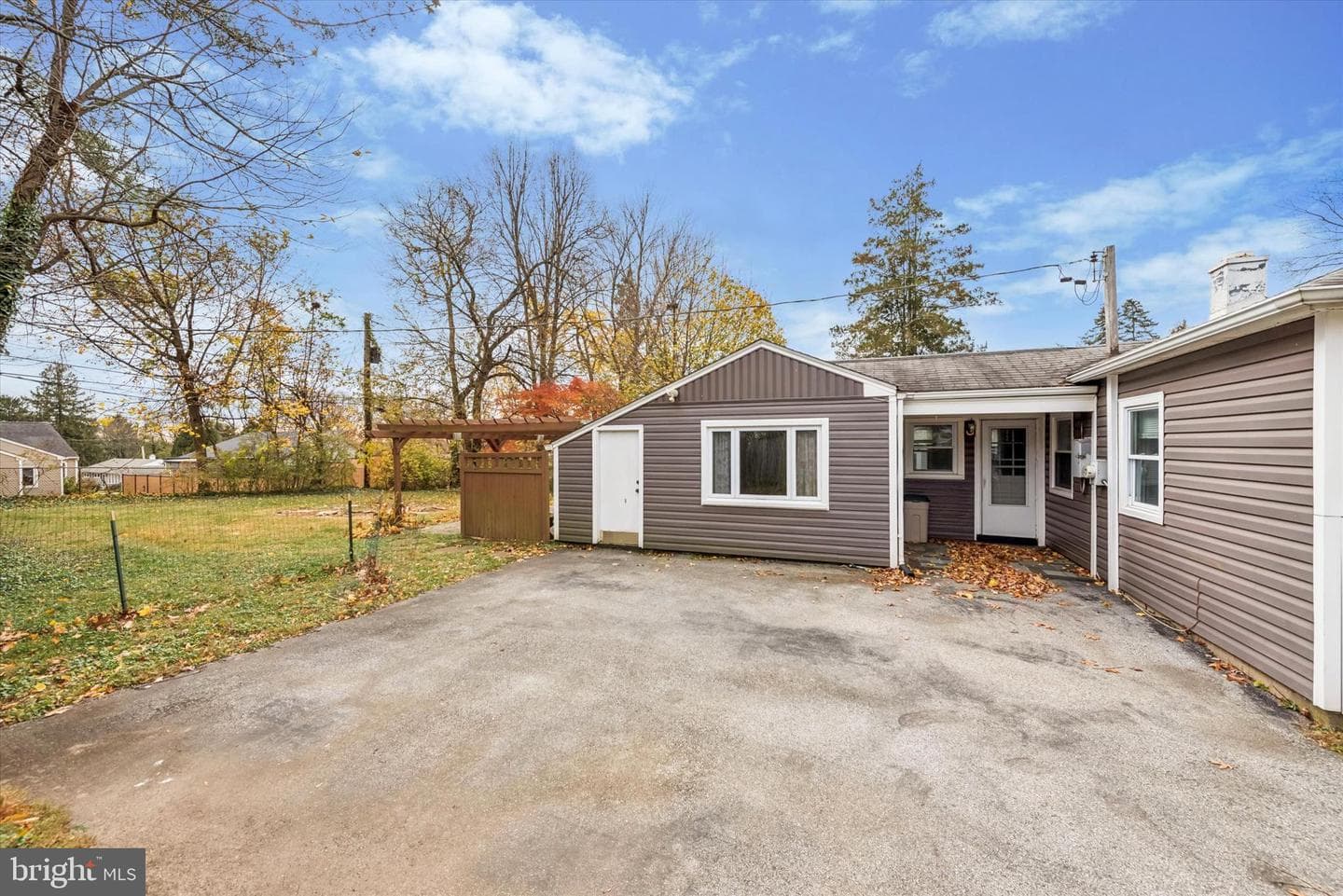 104 Lynbrook Road photo 29