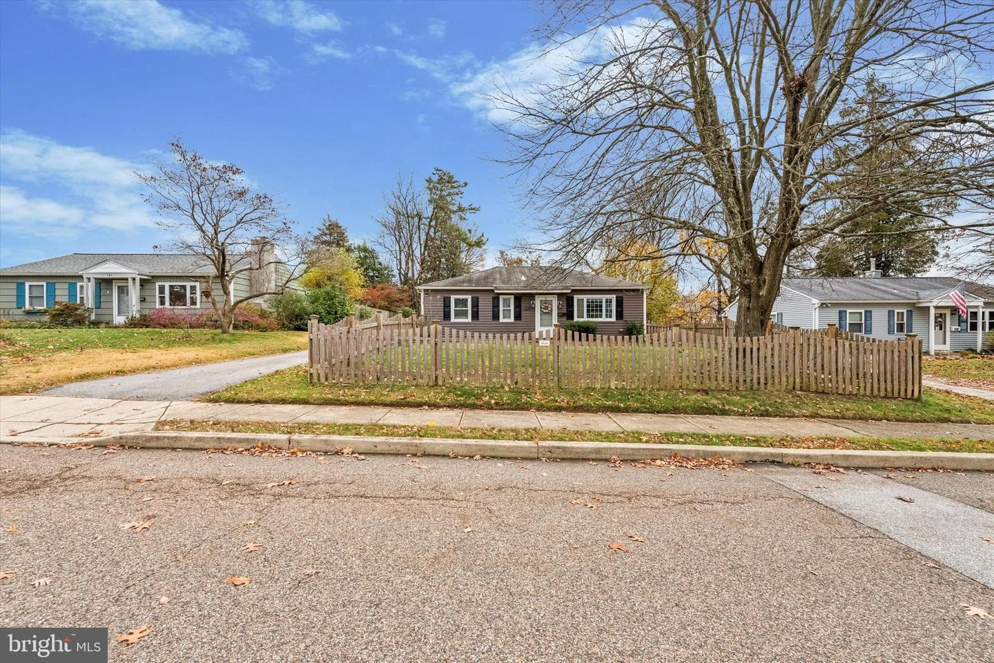 104 Lynbrook Road photo 31