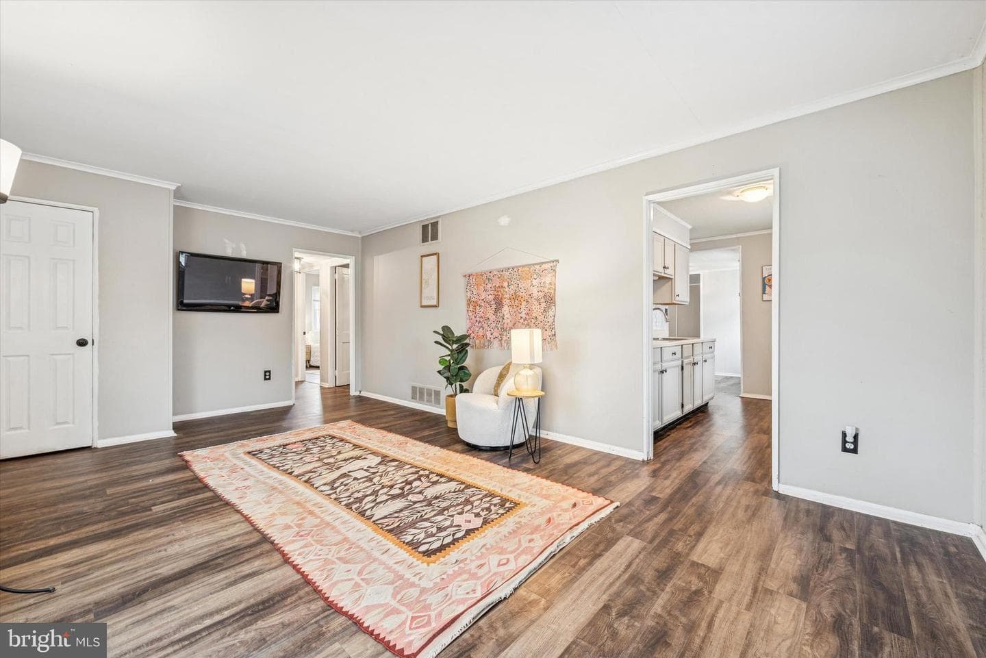 104 Lynbrook Road photo 5