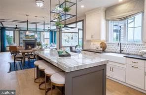 111 Lexington Manor photo 2