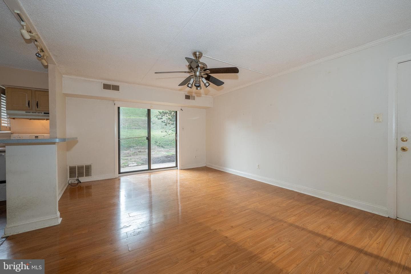 1307 Valley Drive #1307 photo 4