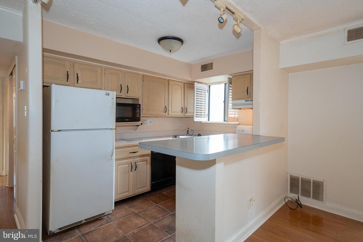 1307 Valley Drive #1307 photo 8