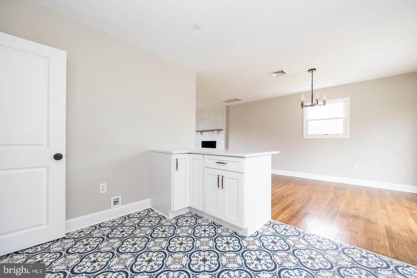 1050 Wayne Avenue photo 11