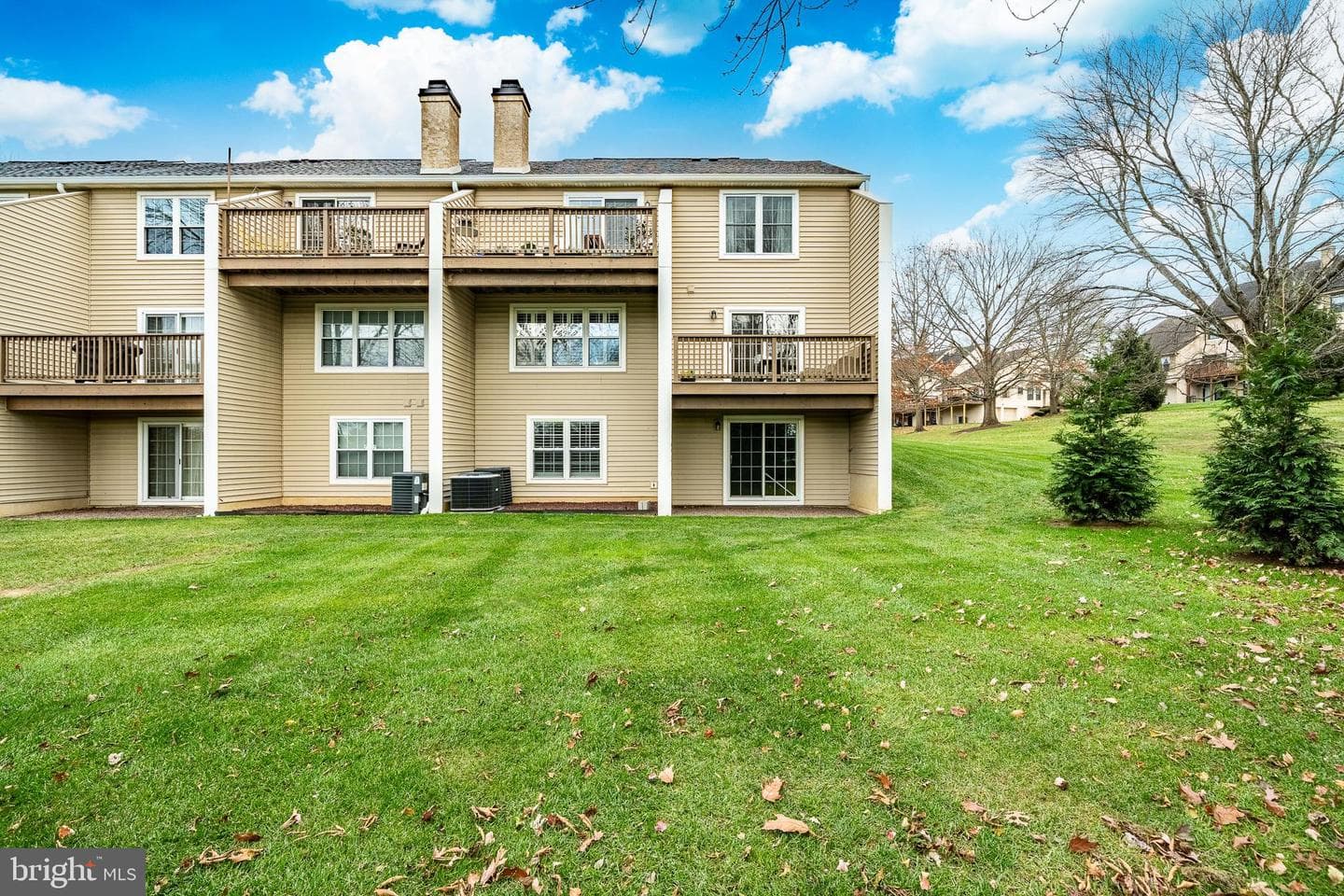 110 Fairfield Court photo 29