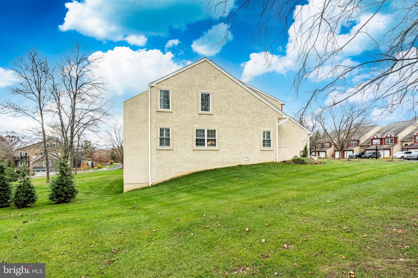 110 Fairfield Court photo 32