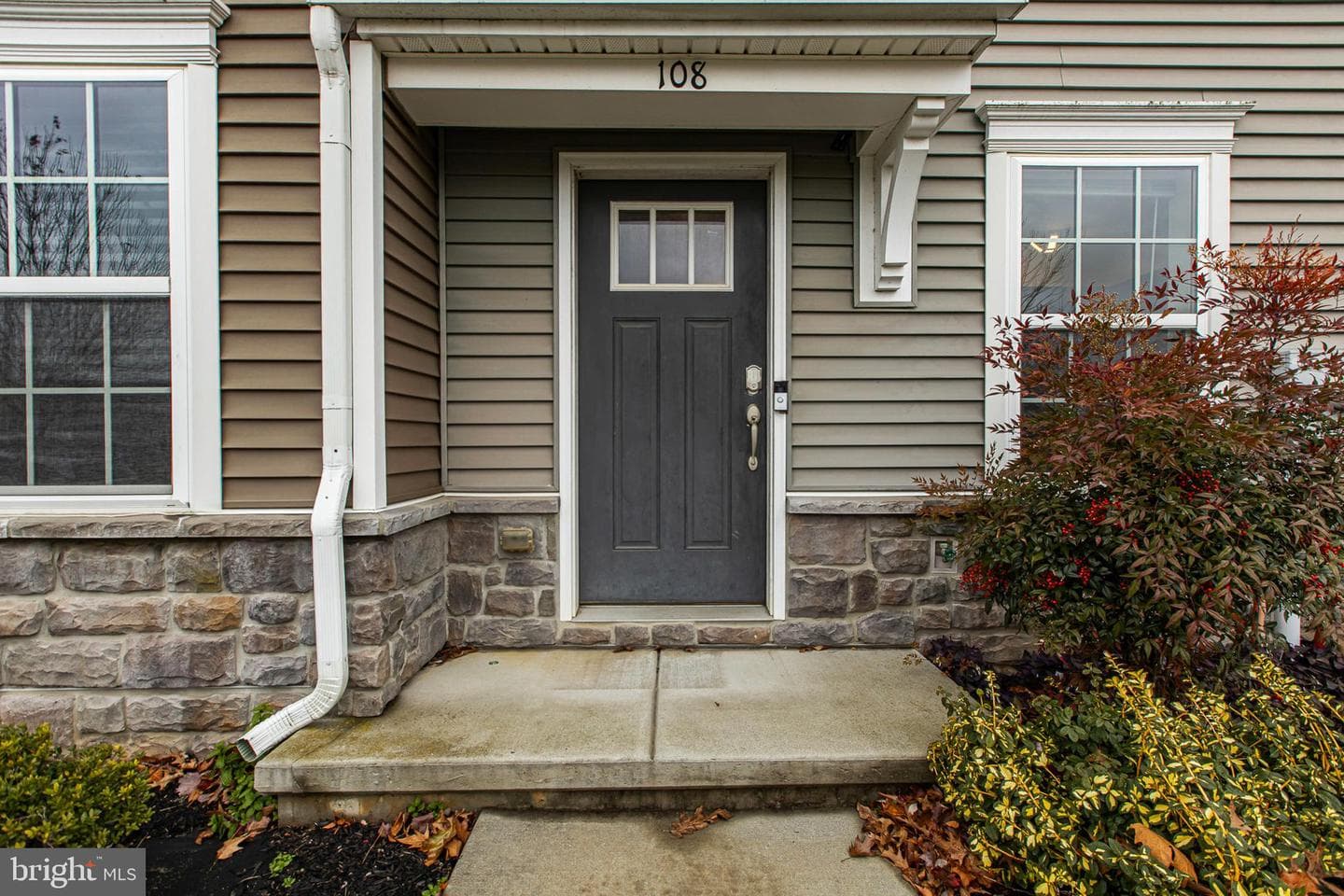 108 N Harner Boulevard photo 4