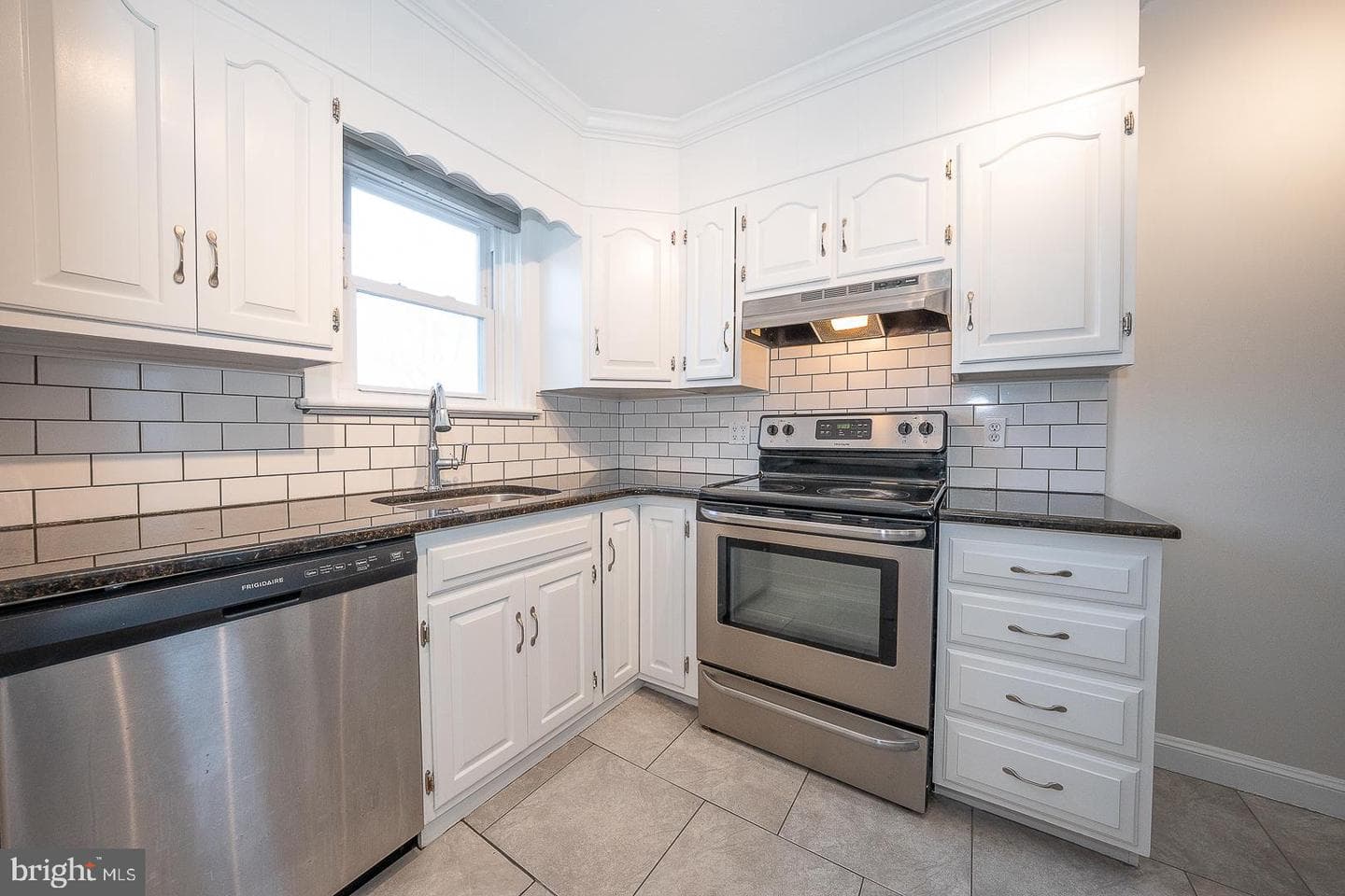 339 William Street photo 13