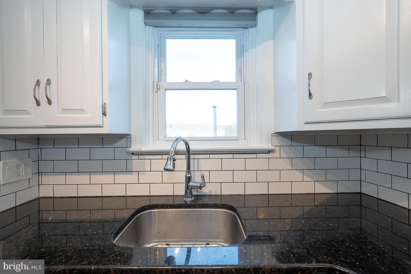 339 William Street photo 14