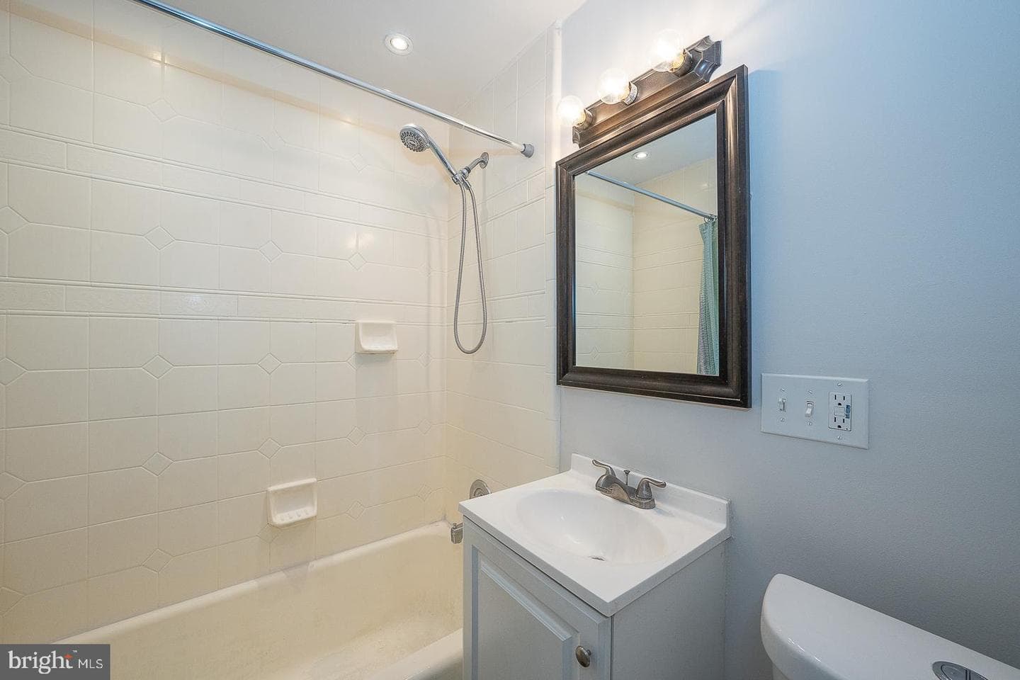 339 William Street photo 24