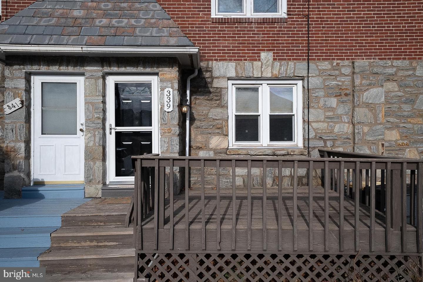 339 William Street photo 3