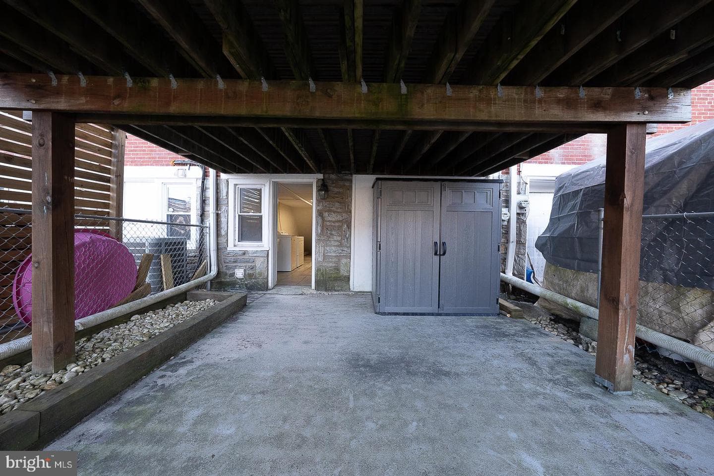 339 William Street photo 47