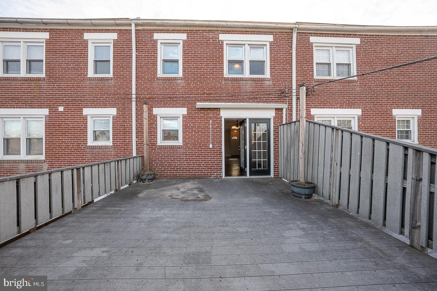 339 William Street photo 48