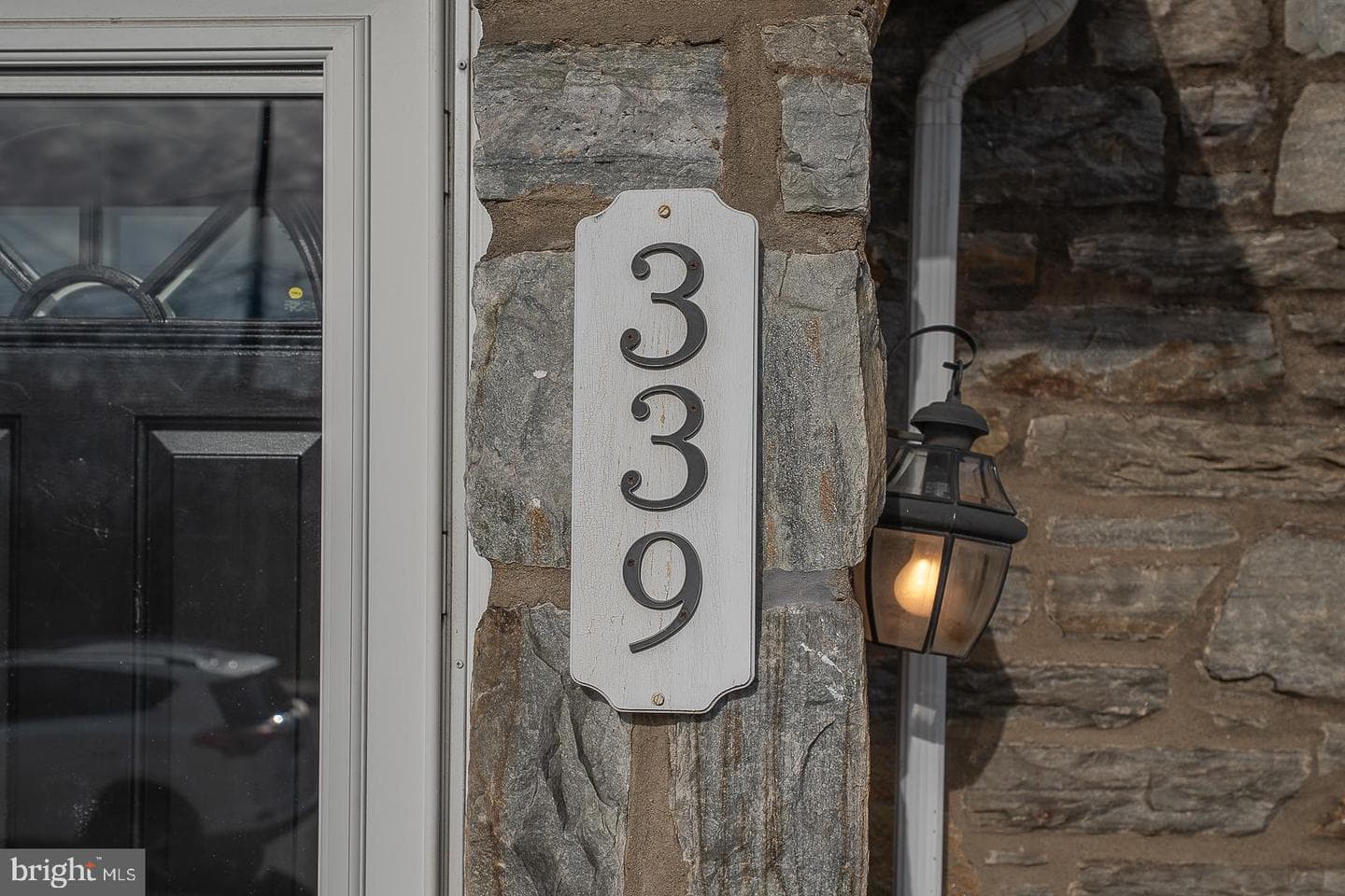 339 William Street photo 52