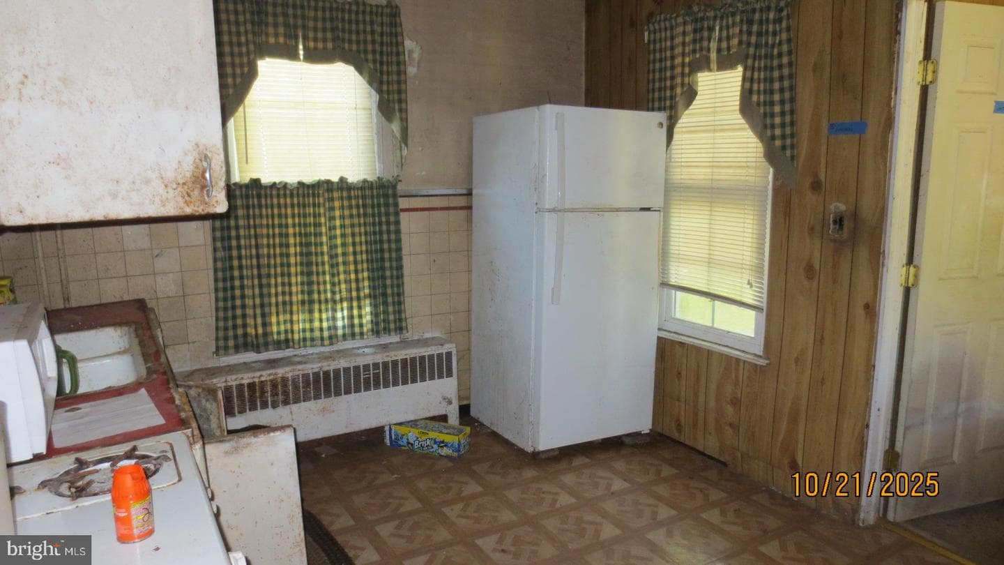 115 S Guernsey Road photo 21